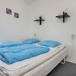 4 Person In R M