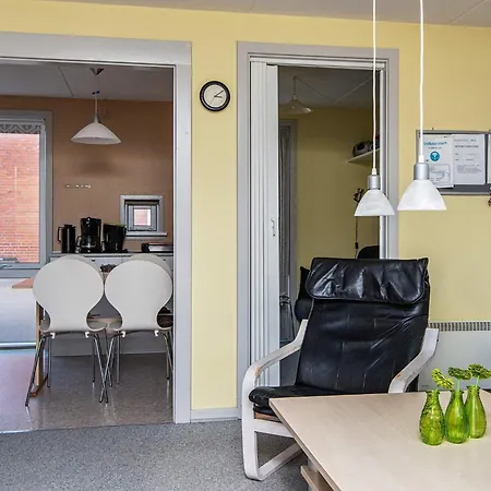 Apartment 4 Person In R M