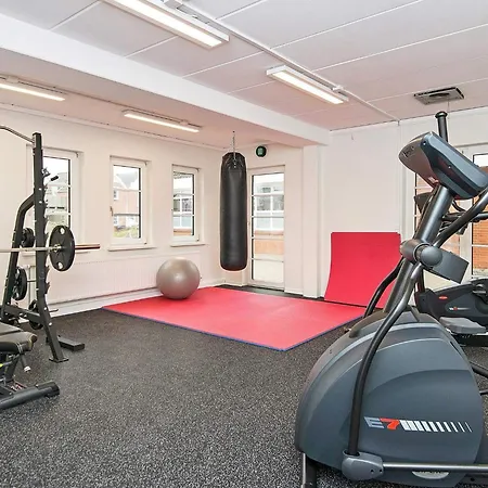 Apartment 4 Person In R M *