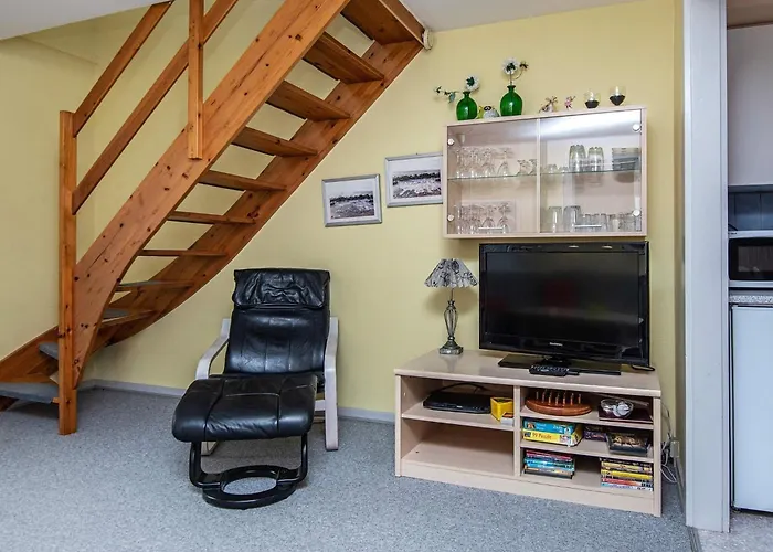 4 Person In R M Appartement