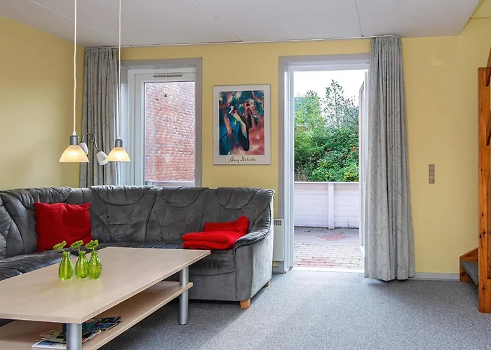 4 Person In R M Appartement